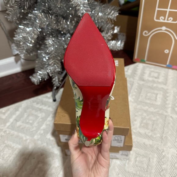Size 39.5 Christian Louboutin heels, never worn. Has sole cover on already. - Picture 3 of 4
